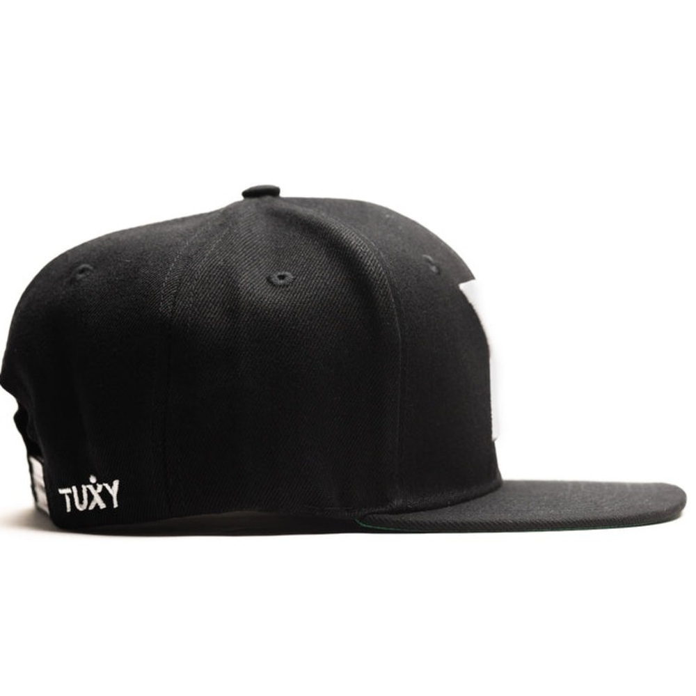 TUXY ICON HAT 20% Wool Comfort And Style Both Indoors And Outdoors TUXY enblem. - Picture 4 of 14